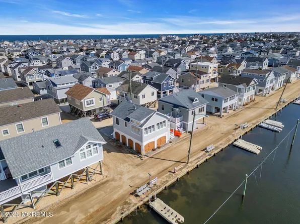 121 W Pelican Way, Lavallette, NJ 08735