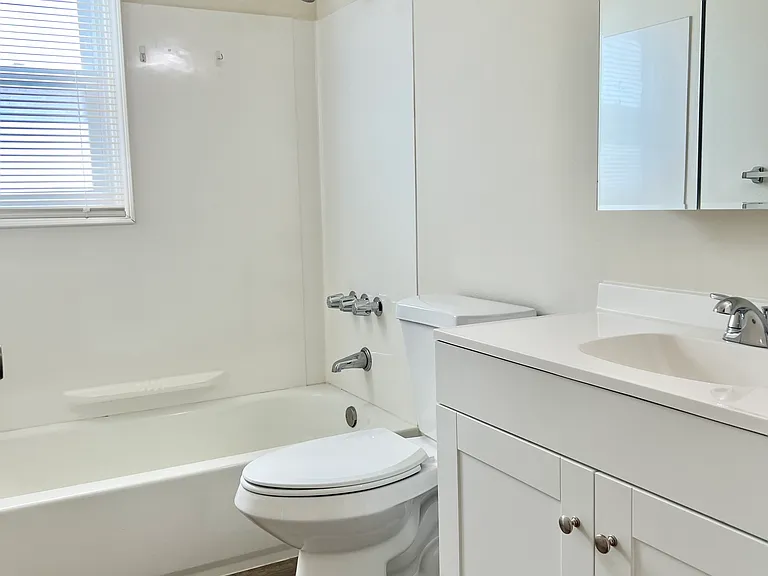 944 Longboat Ave — Photo 8