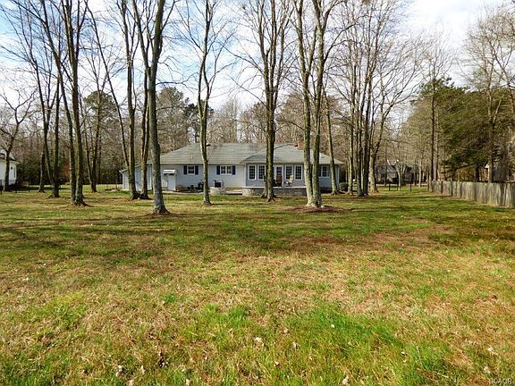 2nd image of 127 W Mill Pond Dr