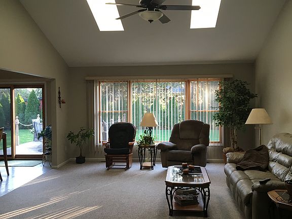 2nd image of 6363 Luana Ave