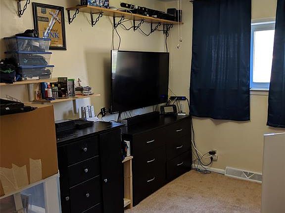 4th image of 125 Tharp St