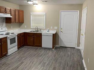 204 S Welty St #B, Iowa, LA 70647