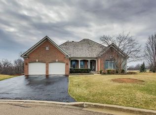 1785 Arrowwood Way, Libertyville, IL 60048