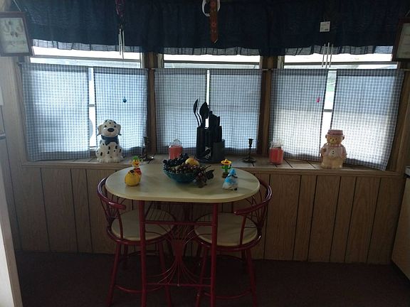 4th image of 6620 Pecan Dr
