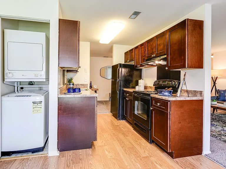 Westwinds Apartments — Photo 17