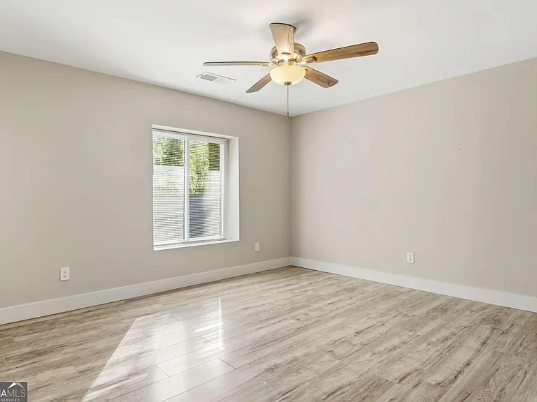 1735 Carter Cir — Photo 19