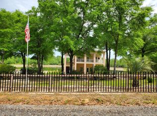 62 W Tchaikovsky Cir, Defuniak Springs, FL 32433