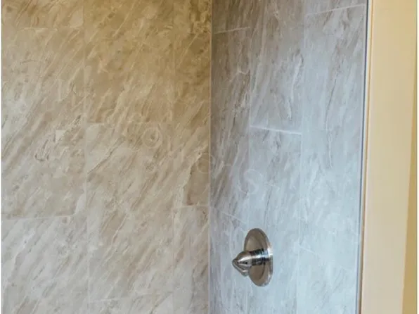 208 N Division St, Spring Lake, MI 49456