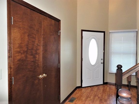 3rd image of 3919 S Ashleaf Ln
