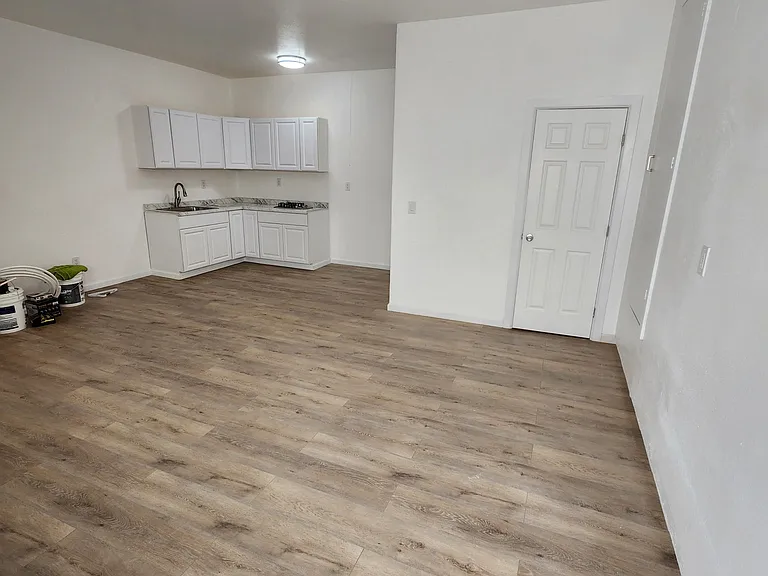 1610 E Avenue J2 — Photo 6