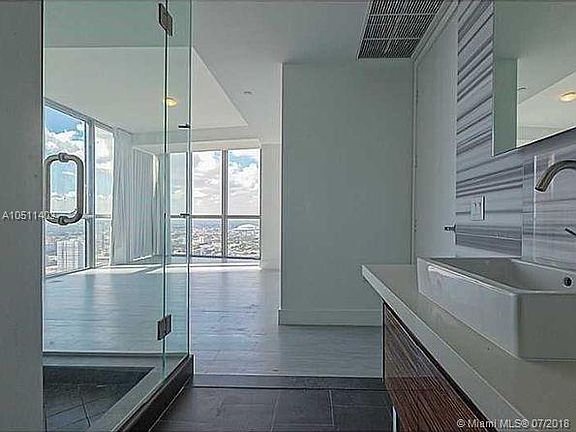 4th image of 1100 Biscayne Blvd Unit 4508