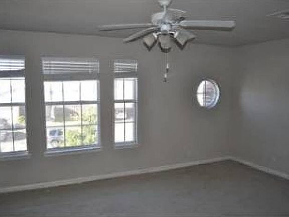 Great Size Master bedroom