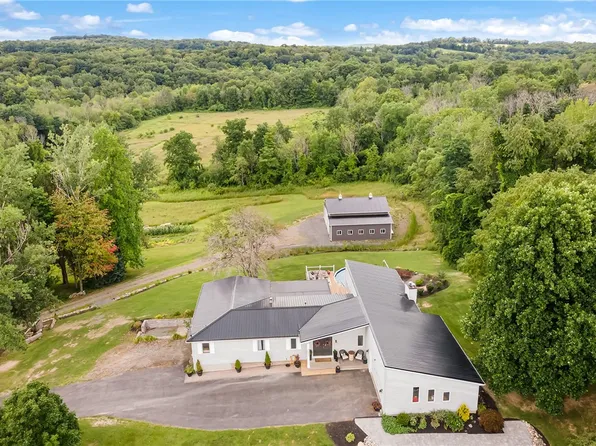 4050 Woolhouse Rd, Canandaigua, NY 14424