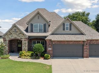 14285 S Lakewood Ave, Bixby, OK 74008