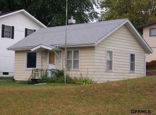 817 Elm St, Missouri Valley, IA 51555
