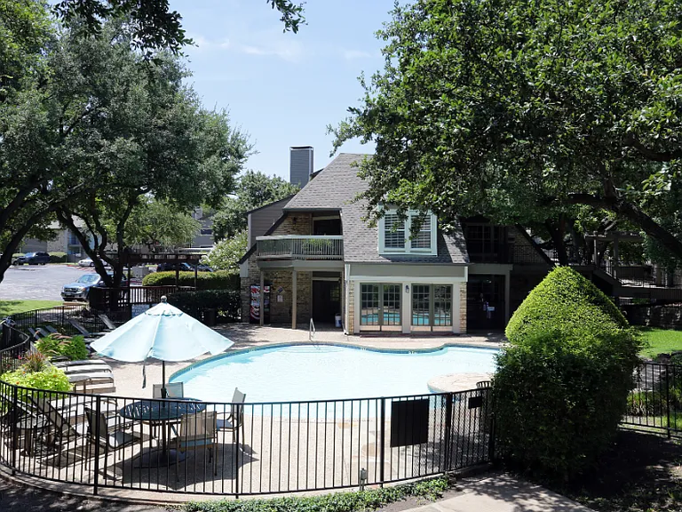 Well-designed community swimming pool and relaxing outdoor seating area