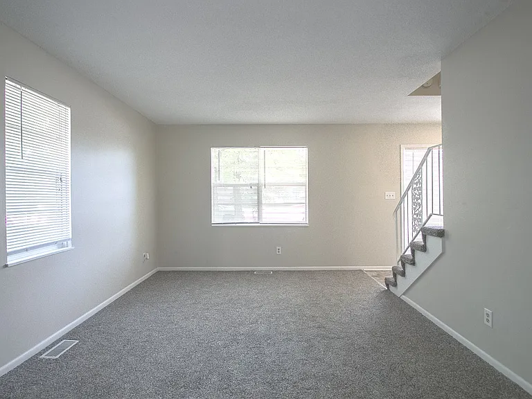 10724 W 88th Ter — Photo 4