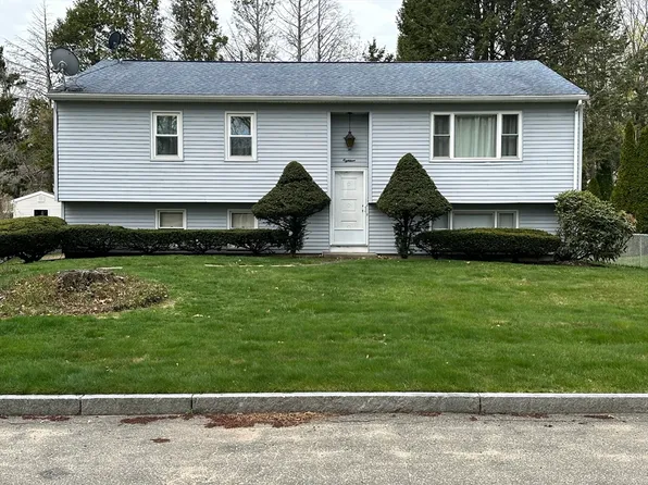 18 Crystal Brook Dr, Springfield, MA 01118