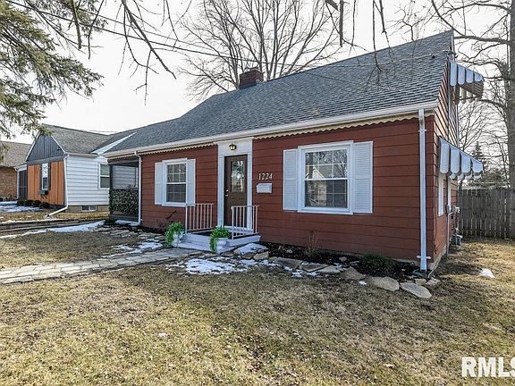 3rd image of 1224 E Hines Ave