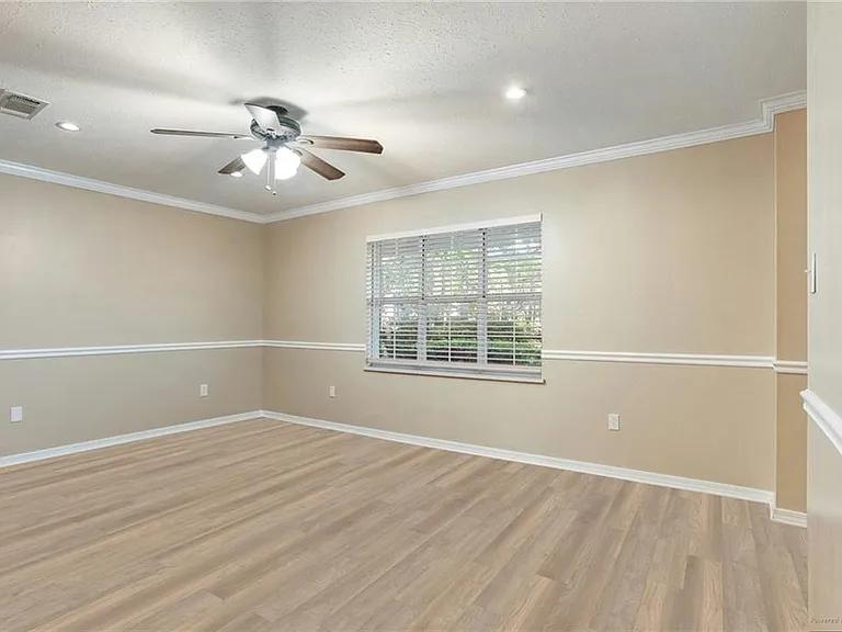 223 Robin Hood Dr — Photo 8