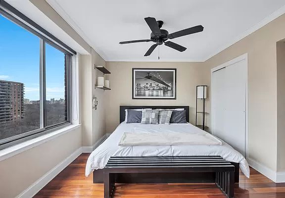 5th image of 382 Central Park W APT 12L