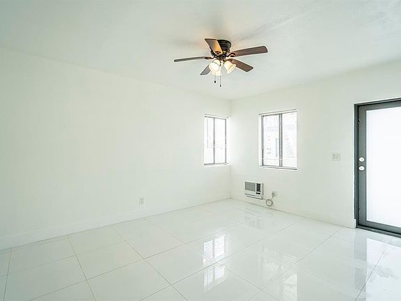2nd image of 7935 Crespi Blvd Unit 3-7925R