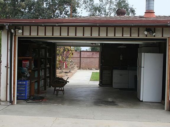2nd image of 11870 Davis St