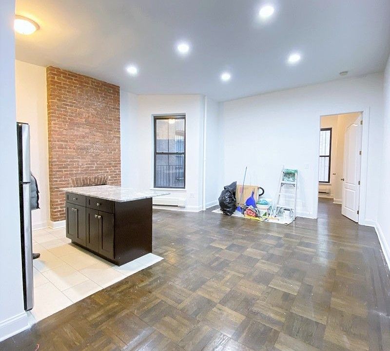 1st image of 216 W 104th St APT 1D
