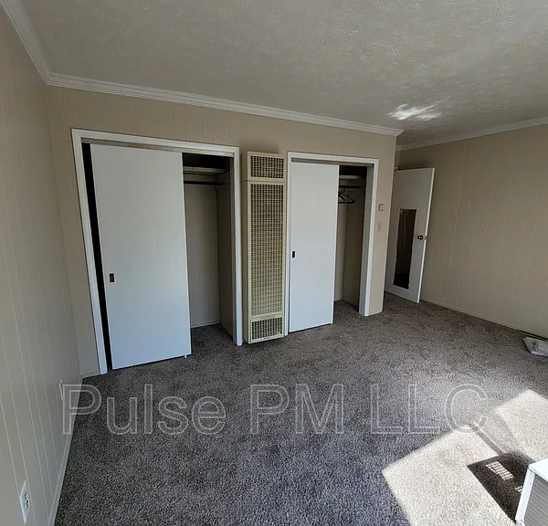18 S Main St — Photo 10