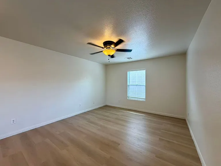 11183 Ranch Valley St — Photo 7