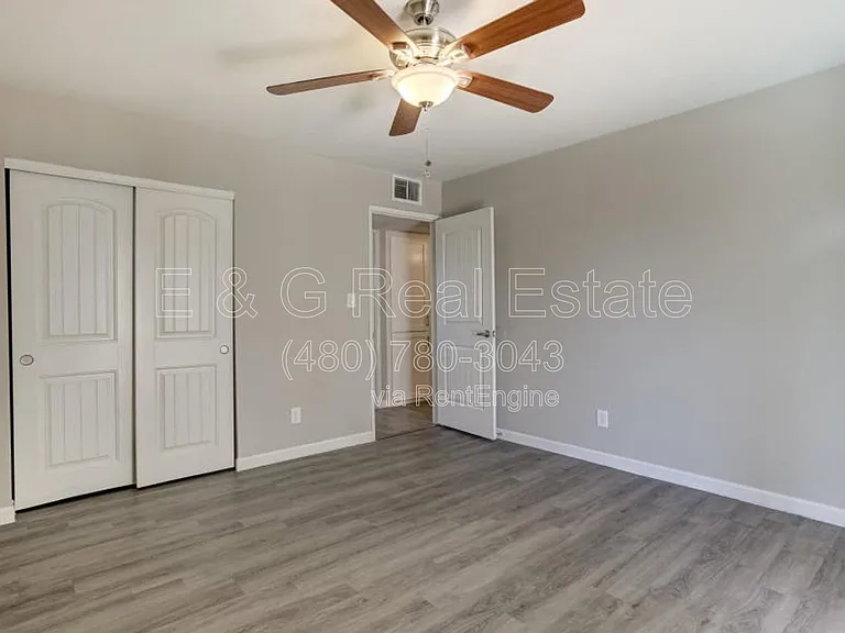 1527 W Huntington Dr — Photo 13