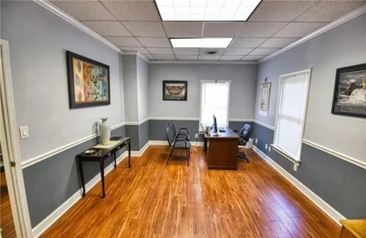 4 bed, 1000 sqft, $2,150 — Photo 2
