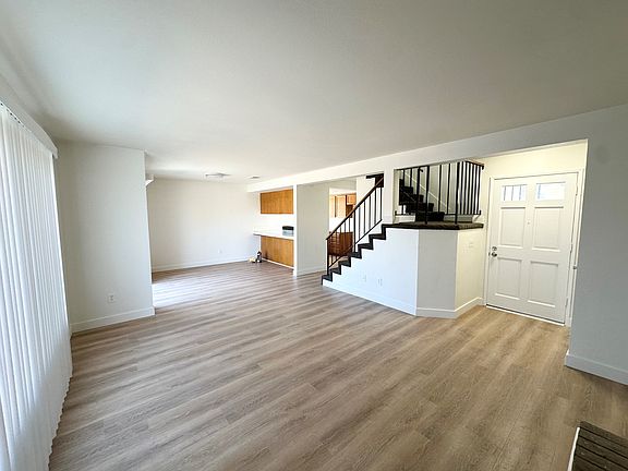 3rd image of 15290 Canyonstone Dr