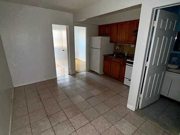 4th image of 25 Orchard St #401