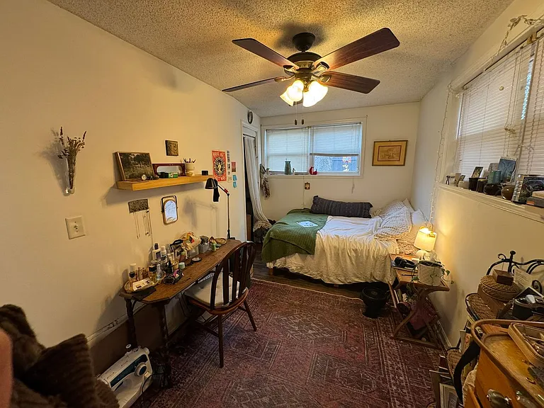 1429 E Broad St — Photo 11