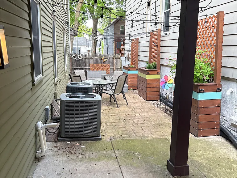 1761 N Franklin Pl — Photo 22