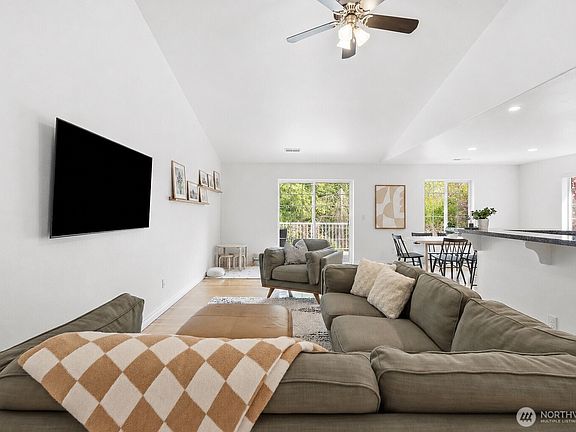 4th image of 1376 N Parkstone Court