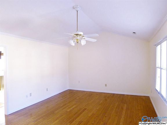 3rd image of 14885 Clovercrest Dr SE