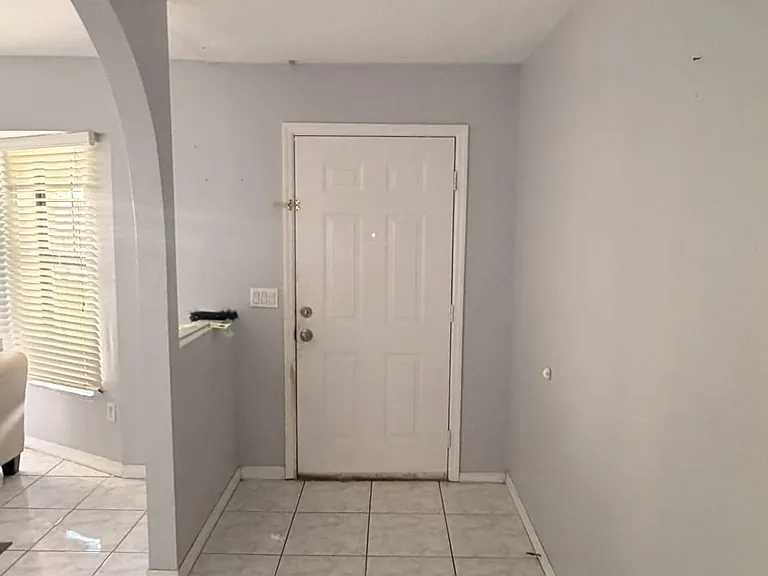 1474 Dewitt St — Photo 3