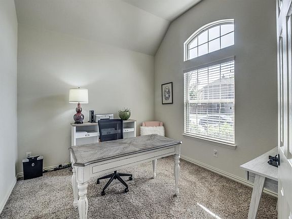 5th image of 600 Yarrow St