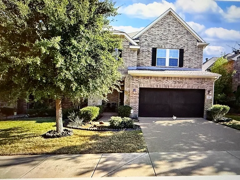 3108 Hereford Dr — Photo 1