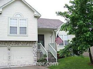 8548 N Robinhood Ave, Kansas City, MO 64154