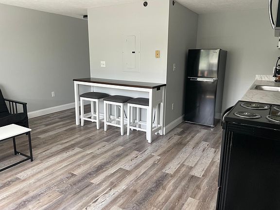5th image of 12 Foote St #8