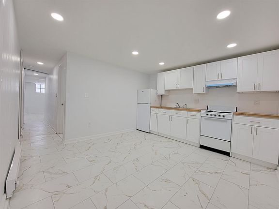 2nd image of 4629 Naples St