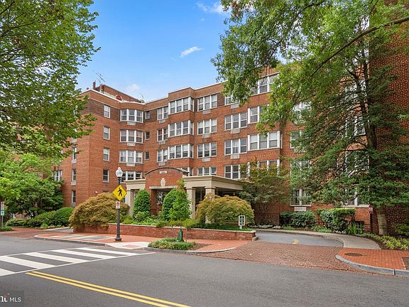 3rd image of 2500 Q St NW APT 524