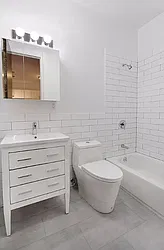 Sold by Matthews Real Estate Investment Services Inc