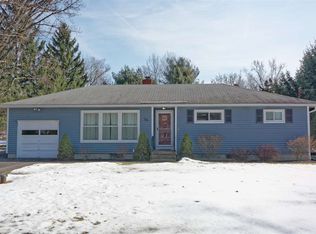25 Van Leuven Dr S, Rensselaer, NY 12144