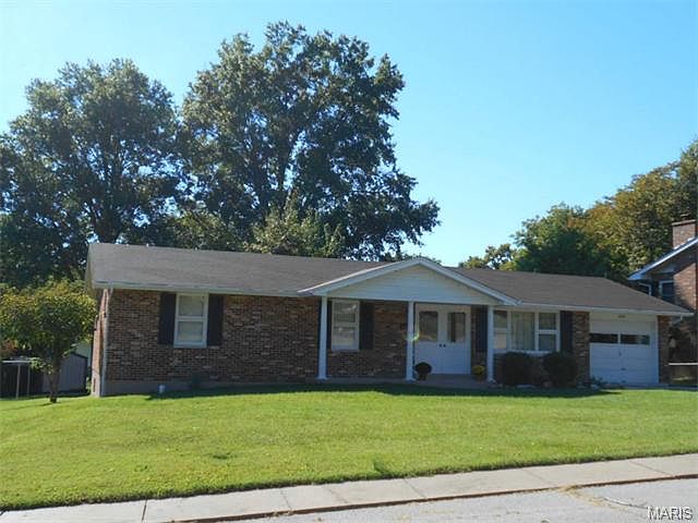 1st image of 455 Cherry Dr