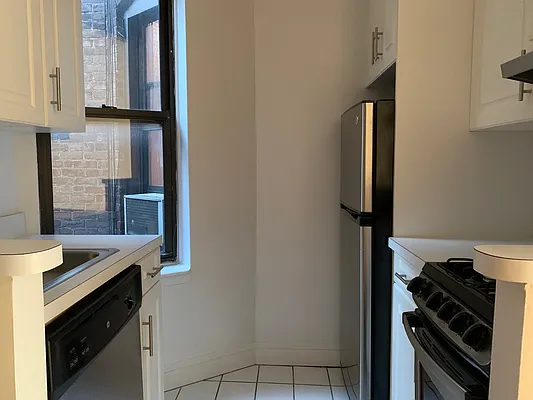 Rented by PocketBroker Inc | media 4