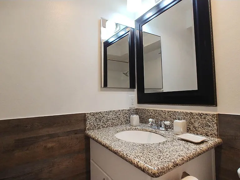 Villa De Adel Apts — Photo 173